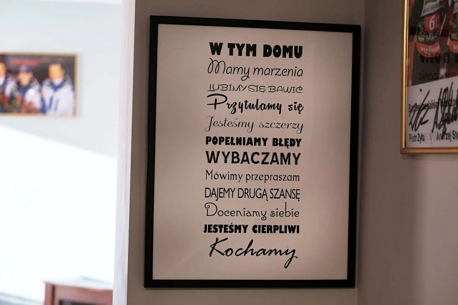 Domowa atmosfera ośrodka — wartości Miętowego Dworku: wybaczamy, dajemy drugą szansę, kochamy